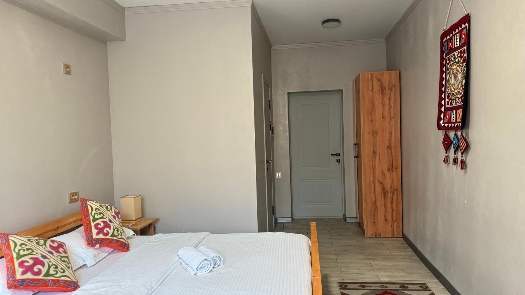 Salamat Hotel Bishkek Ngoại thất bức ảnh