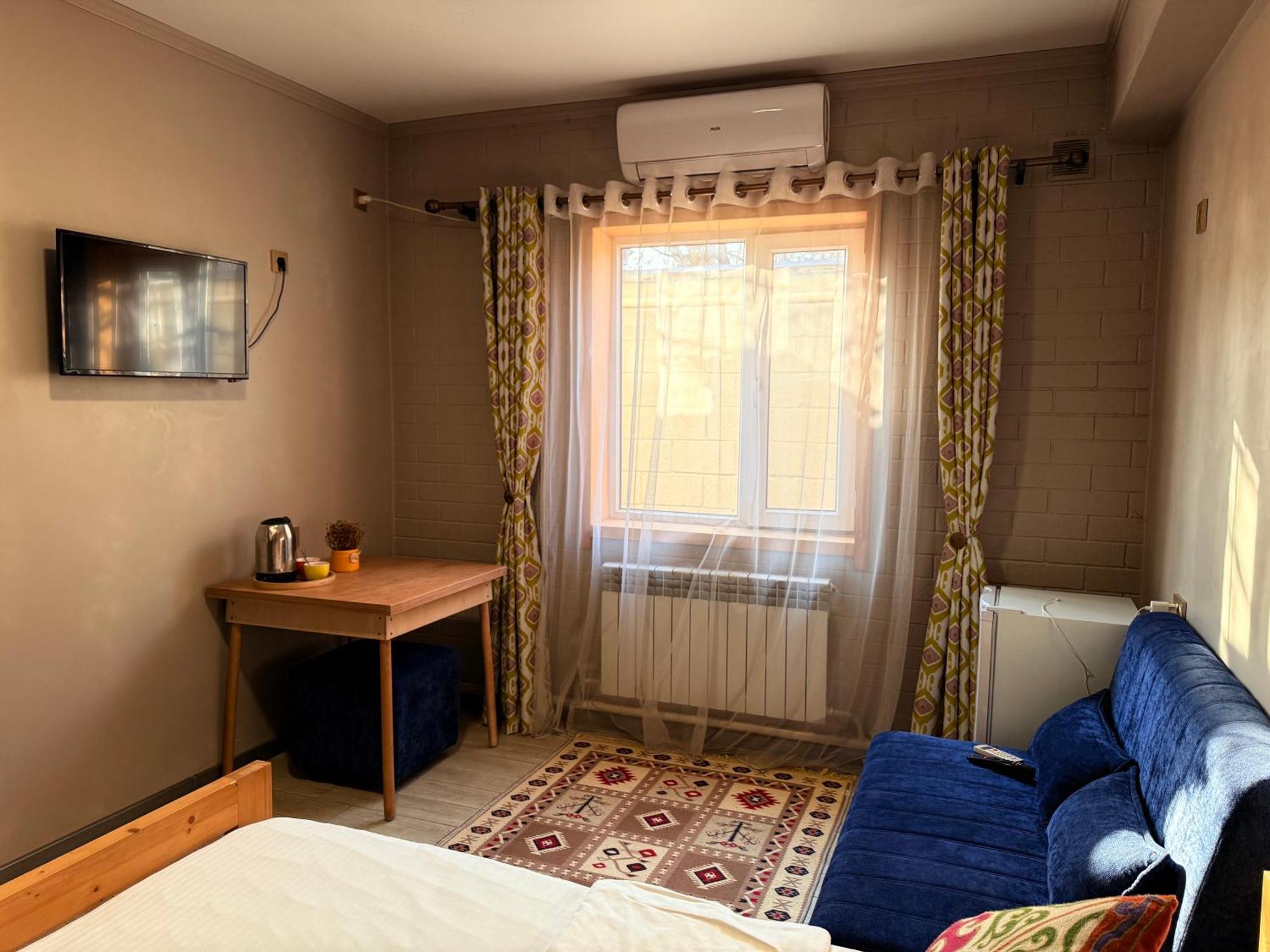 Salamat Hotel Bishkek Ngoại thất bức ảnh