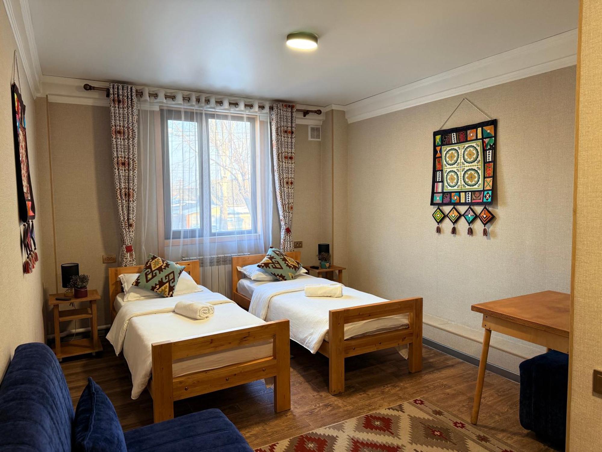 Salamat Hotel Bishkek Ngoại thất bức ảnh