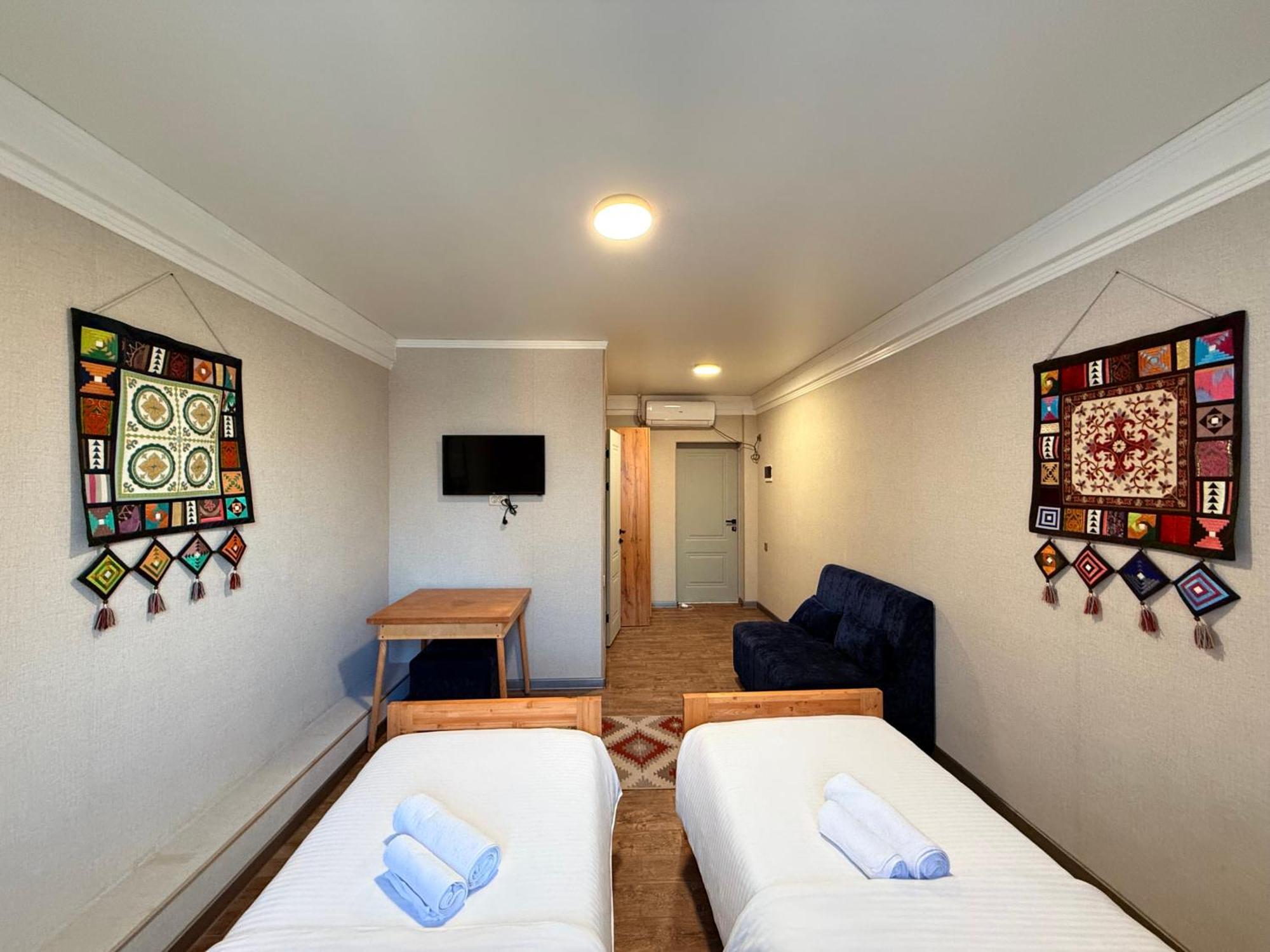 Salamat Hotel Bishkek Ngoại thất bức ảnh