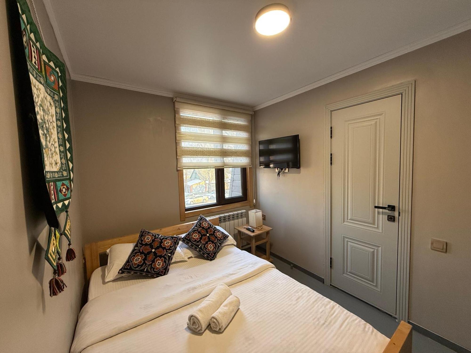 Salamat Hotel Bishkek Ngoại thất bức ảnh