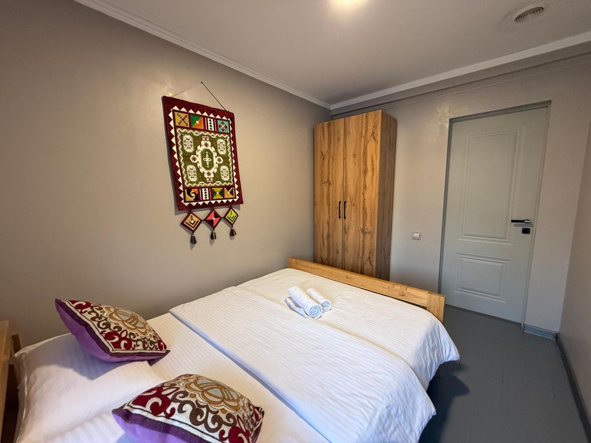 Salamat Hotel Bishkek Ngoại thất bức ảnh