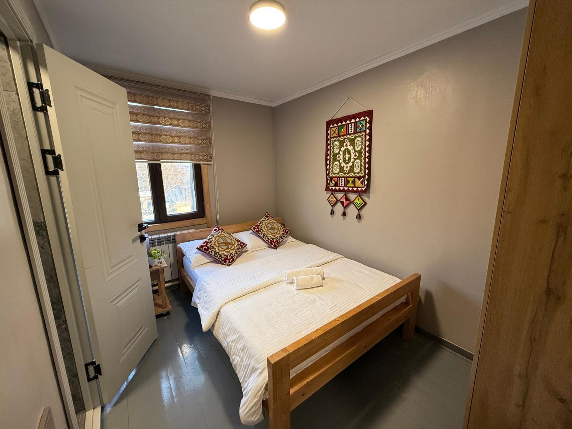 Salamat Hotel Bishkek Ngoại thất bức ảnh