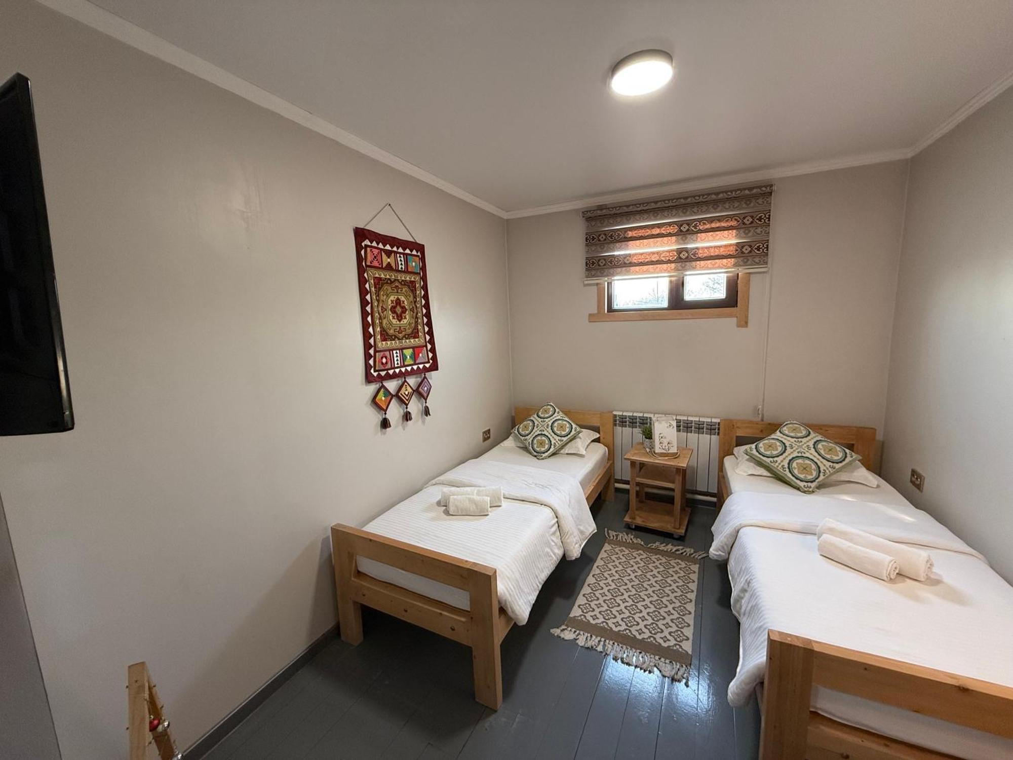 Salamat Hotel Bishkek Ngoại thất bức ảnh