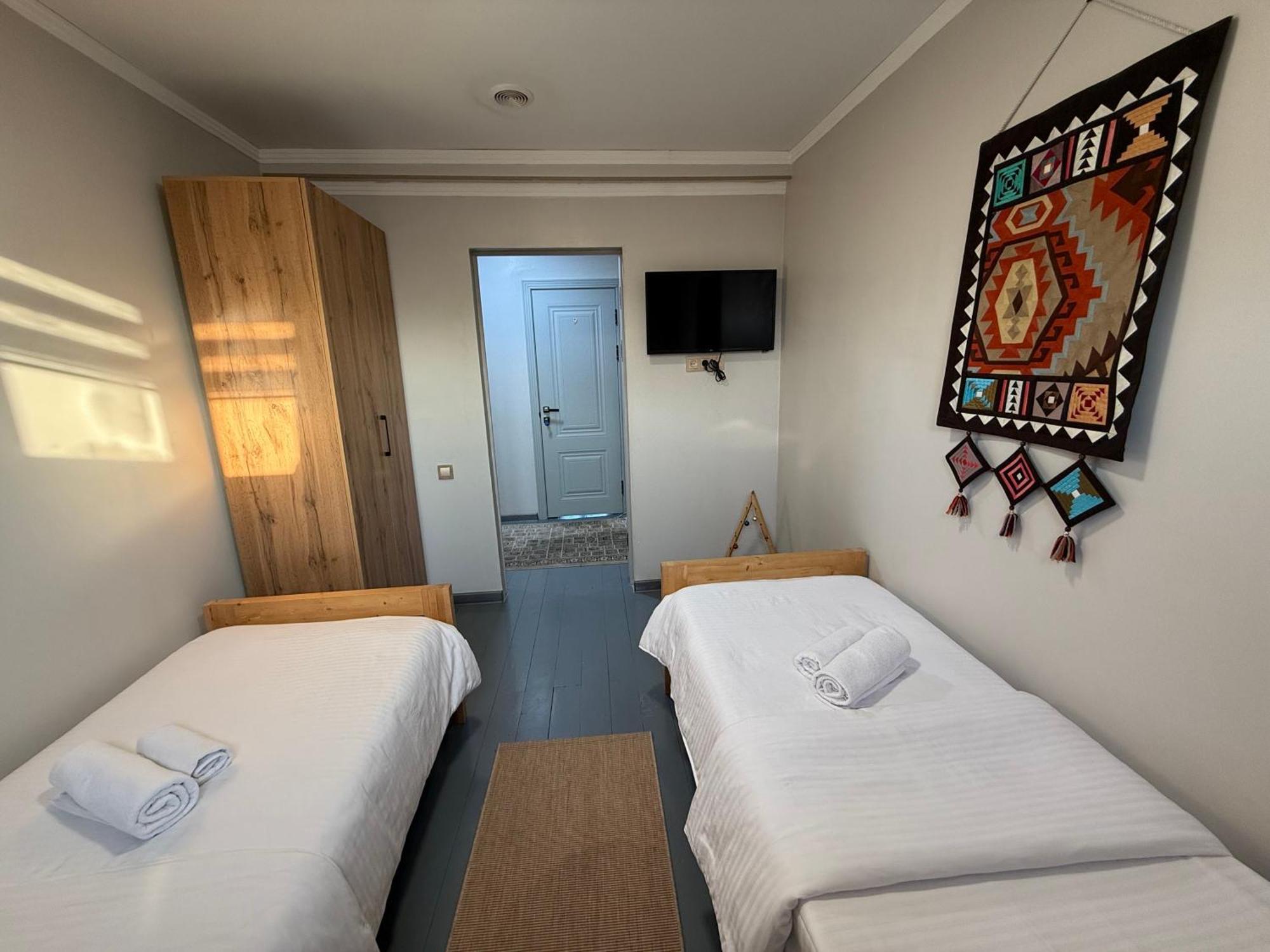 Salamat Hotel Bishkek Ngoại thất bức ảnh